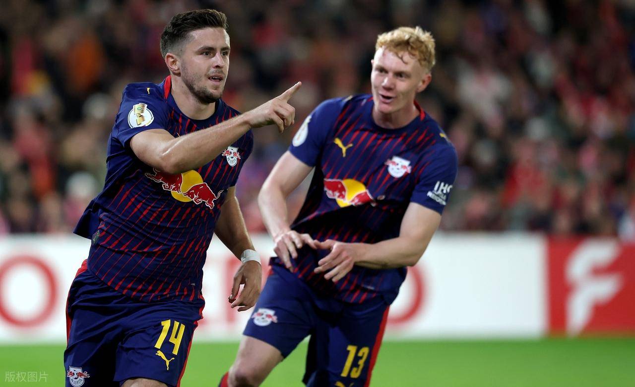 德国杯:4-1,26岁鲍姆加特纳凌空垫射+双响炮,助德甲第2晋级