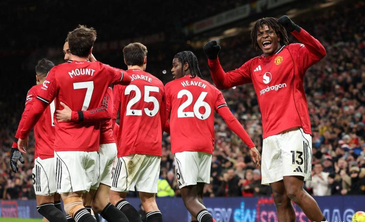 英超争四格局大变,曼联1-0险胜纽卡,三豪门积分齐头并进竞争日趋激烈