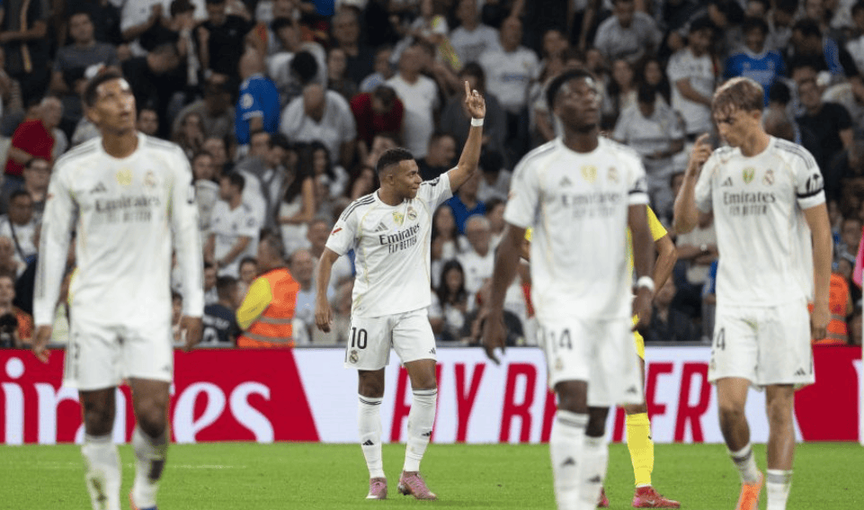 欧冠前瞻：穆里尼奥再战老东家，本菲卡上演奇迹之战，姆巴佩能否率队走出低谷？CCTV5不直播