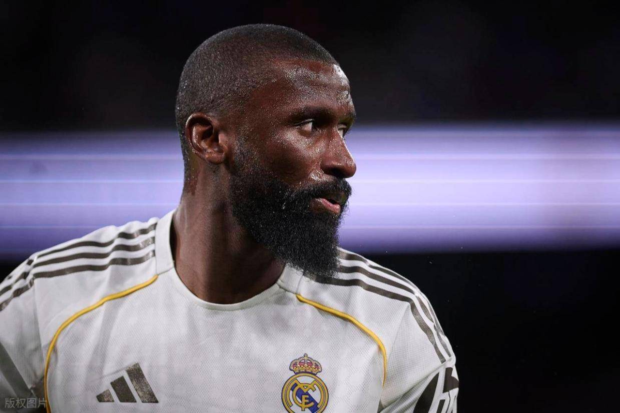 从领先2分到落后4分!皇马一周内崩盘,西甲争冠主动权拱手相让